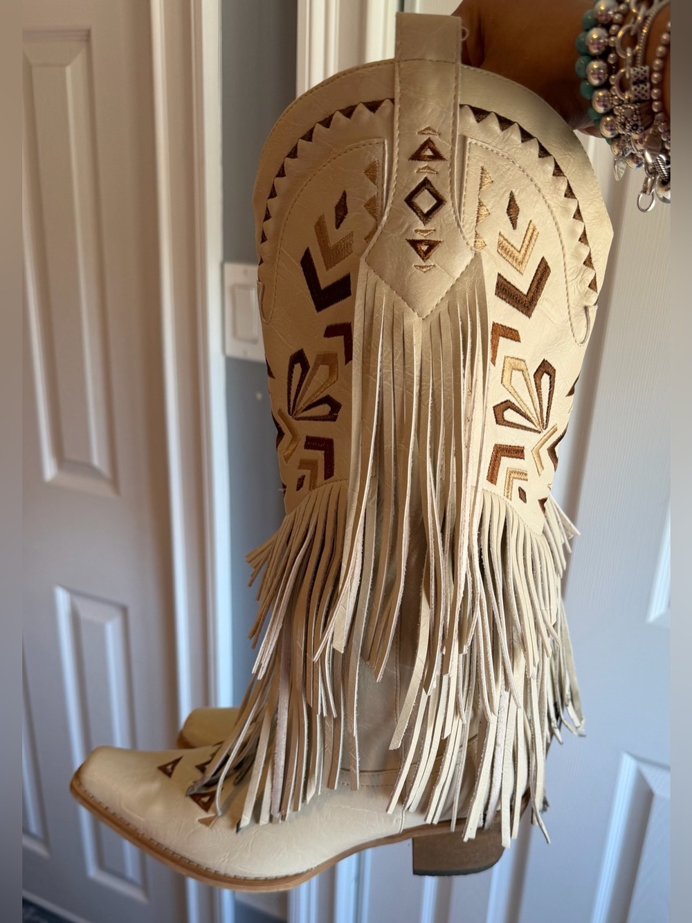 Cowgirl Western Boots Fringe Tassel
Chunky High Heels Mid Calf
Slip On Women’s - Picture 7 of 12